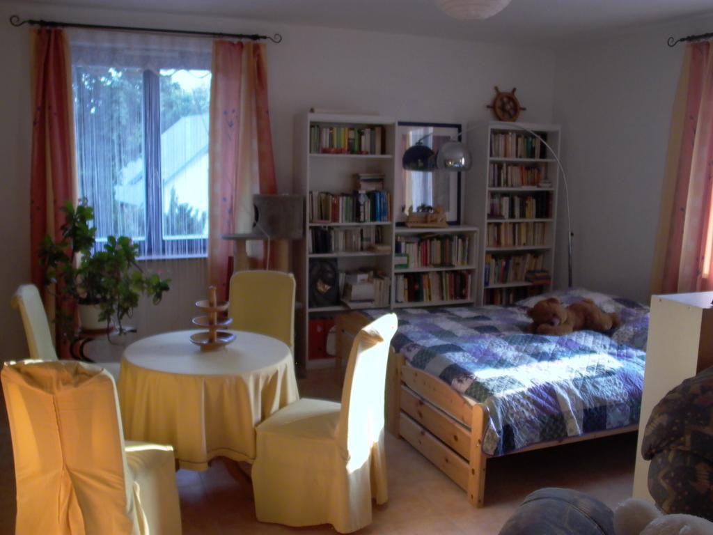 Gaestezimmer Ferienwohnung Villa Alexa, Mit Wallbox 沃尔特斯多夫 客房 照片