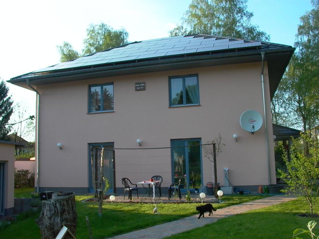 Gaestezimmer Ferienwohnung Villa Alexa, Mit Wallbox 沃尔特斯多夫 外观 照片